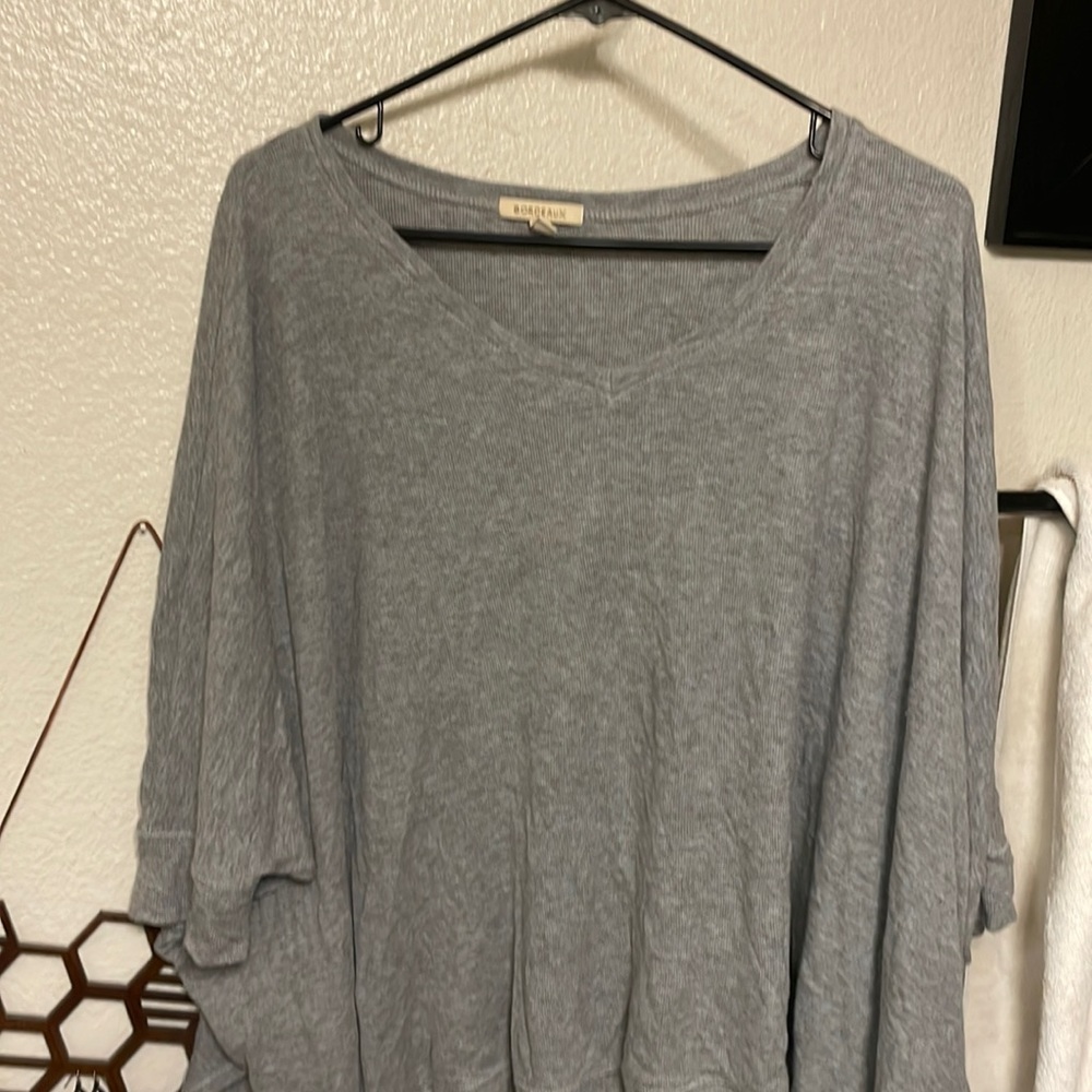 Gray Bordeaux top